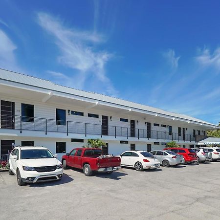 Anna Maria Beach Resort 홈즈비치 외부 사진